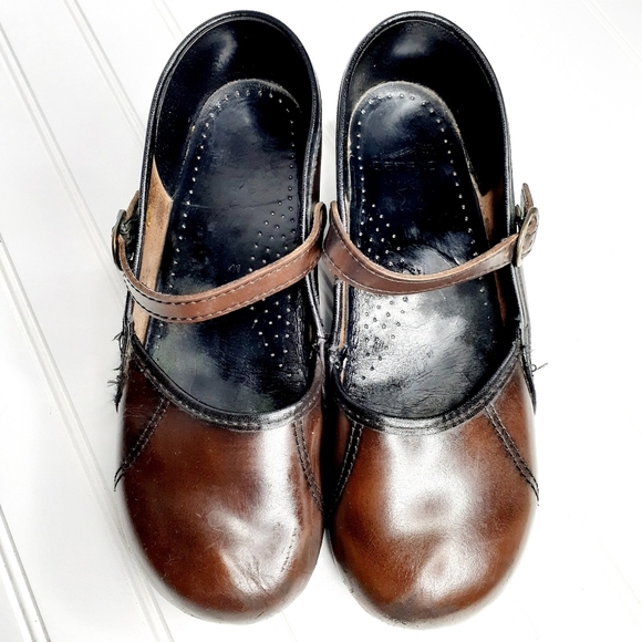 Dansko Marcelle Women's Brown Leather Clogs - Picture 4 of 16